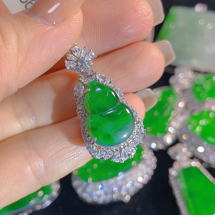 翡翠银S925镶嵌颈饰翡翠