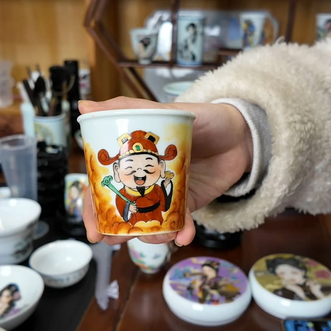 景德镇手绘财神小可乐杯