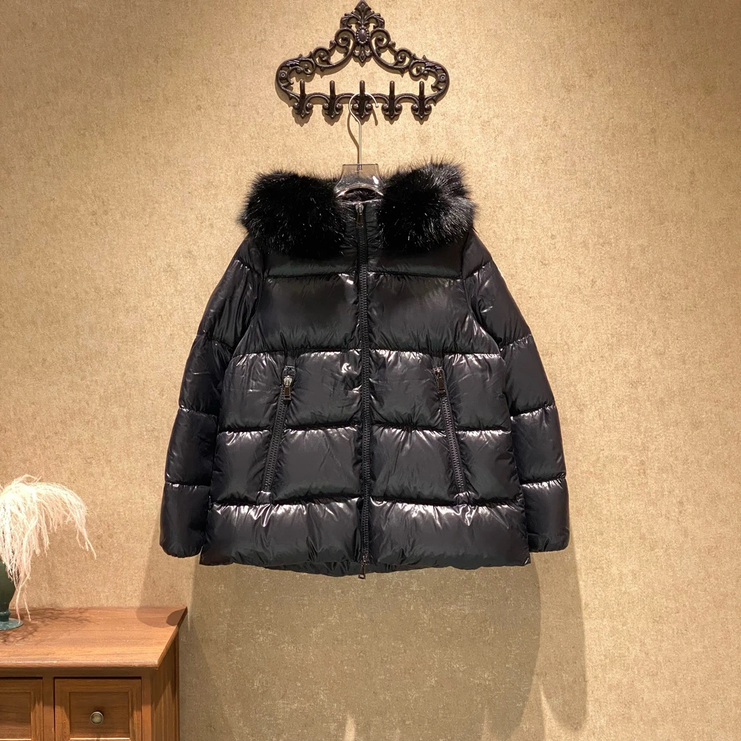 99新 MONCLER Laiche 黑色刺绣徽标毛领羽绒服/3码/39183
