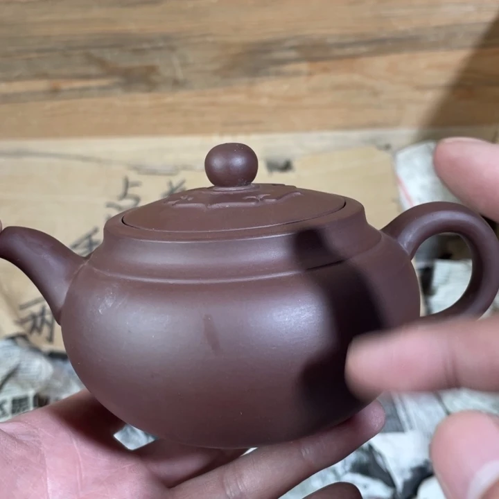 茶壶紫砂老厂紫砂壶一件。