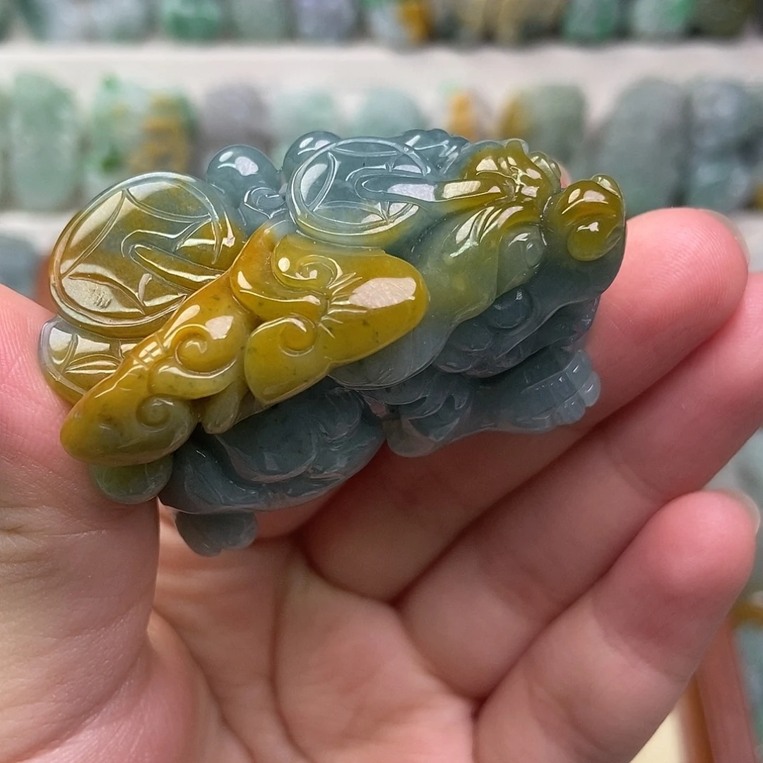 翡翠未镶嵌吊坠(赠链)