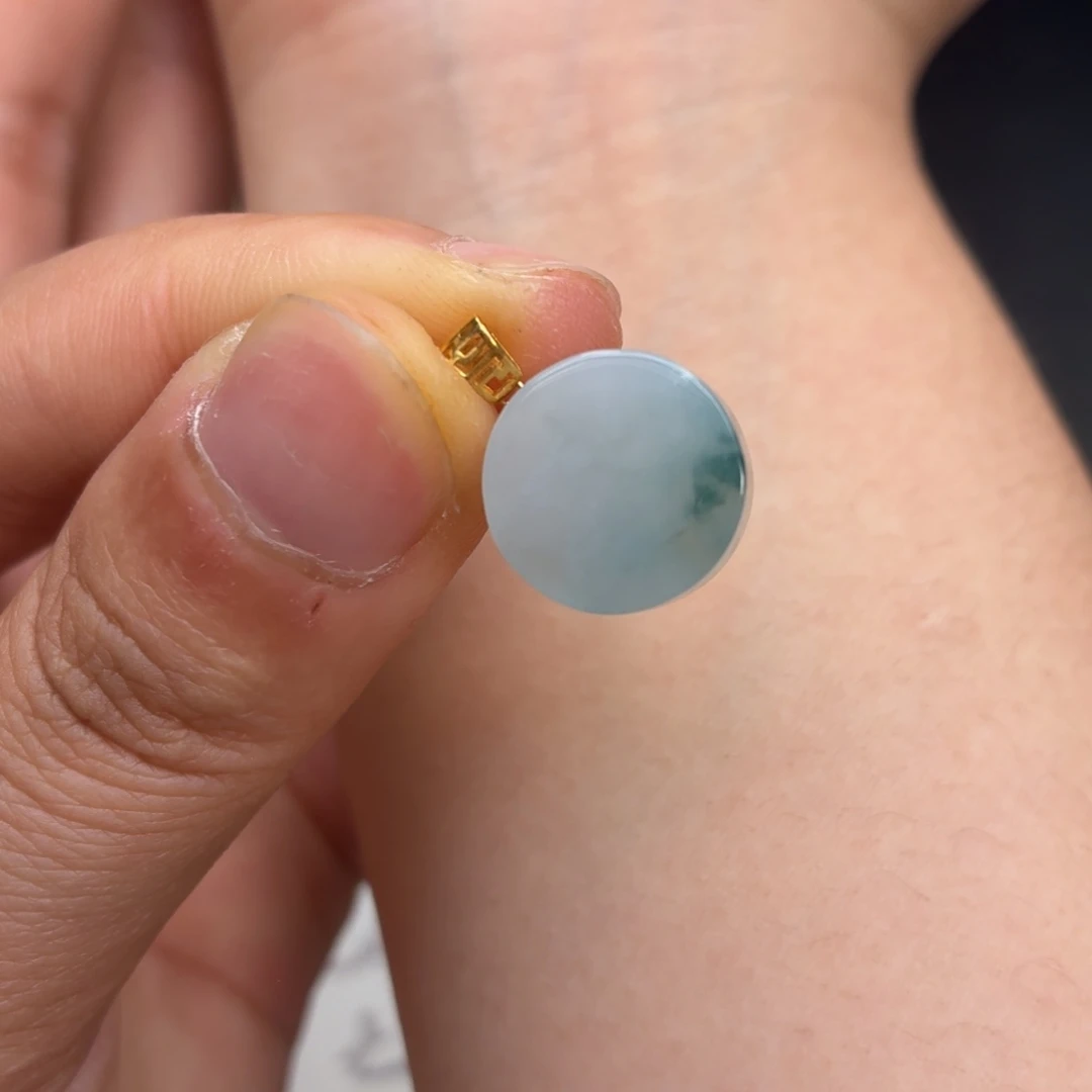 翡翠18K金镶嵌颈饰无事牌