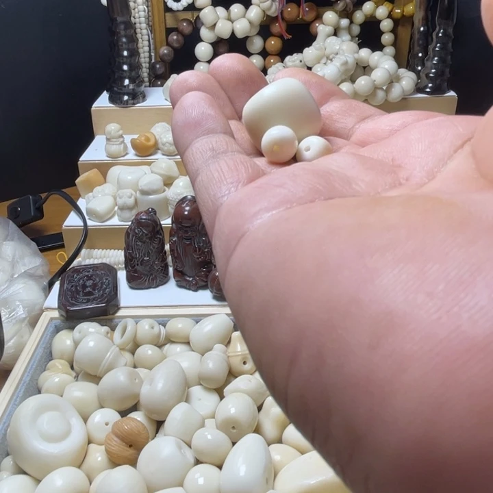 ?*知象牙果雕刻老型三通