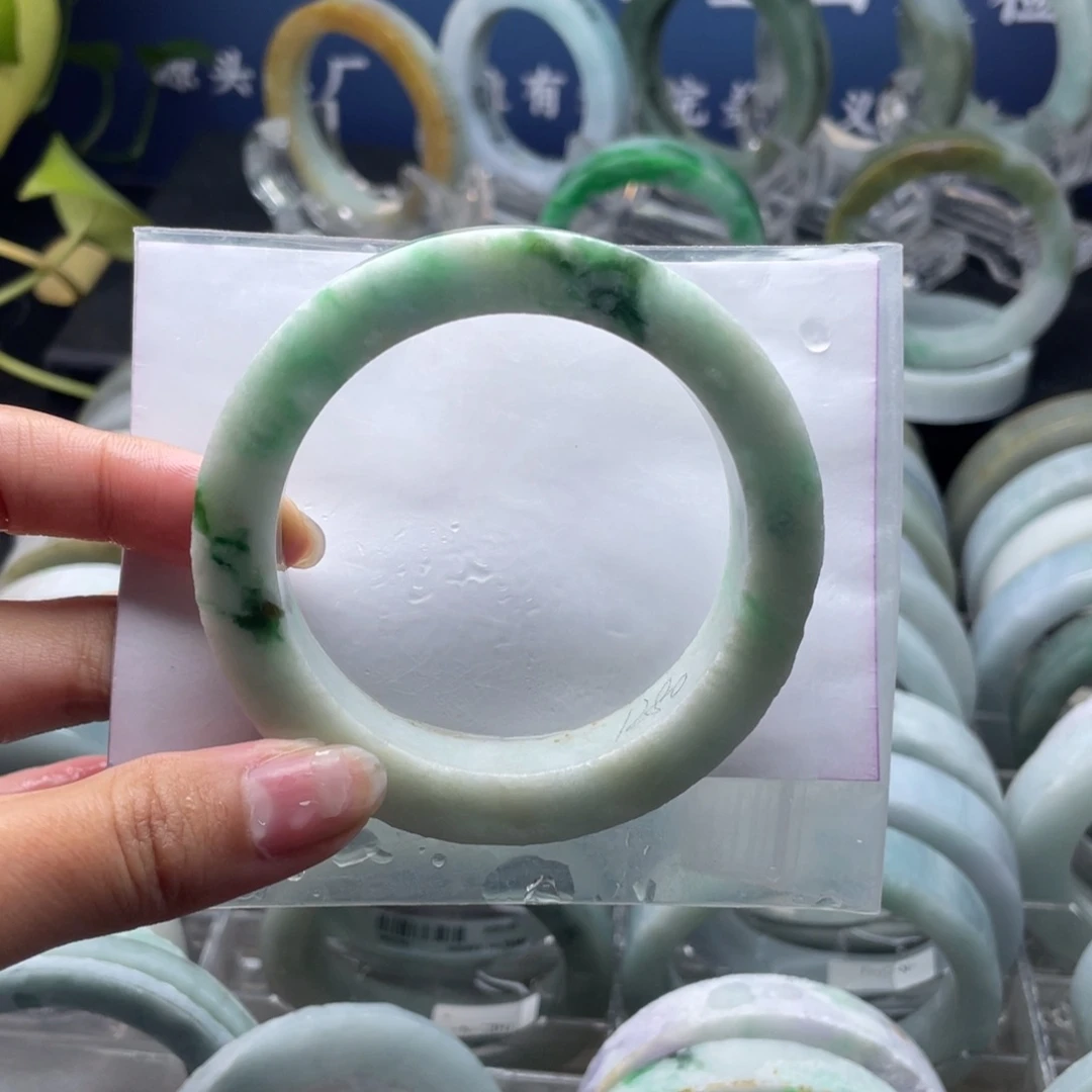 沉***醉定制翡翠未镶嵌翡翠手镯