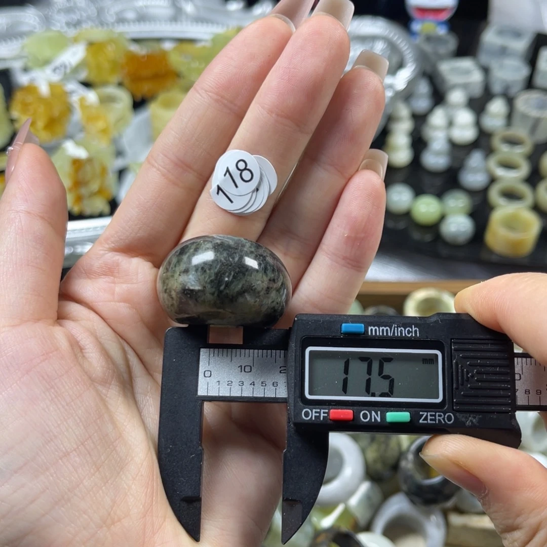 蛇纹石玉未镶嵌戒指