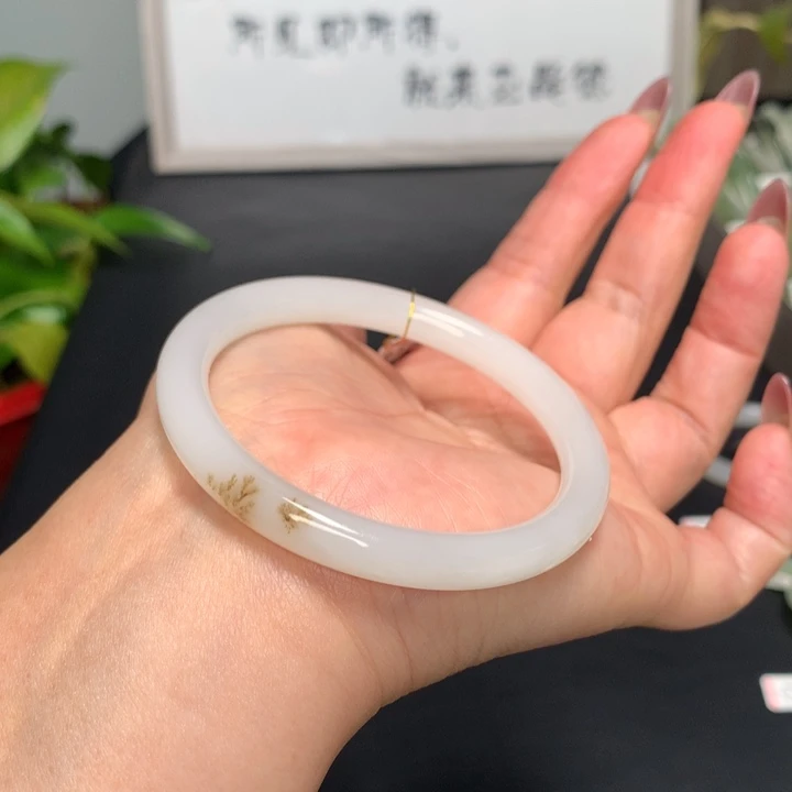 和田玉手镯未镶嵌56