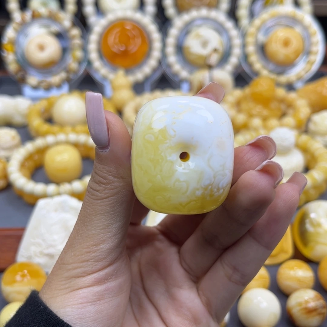琥珀未镶嵌手串……