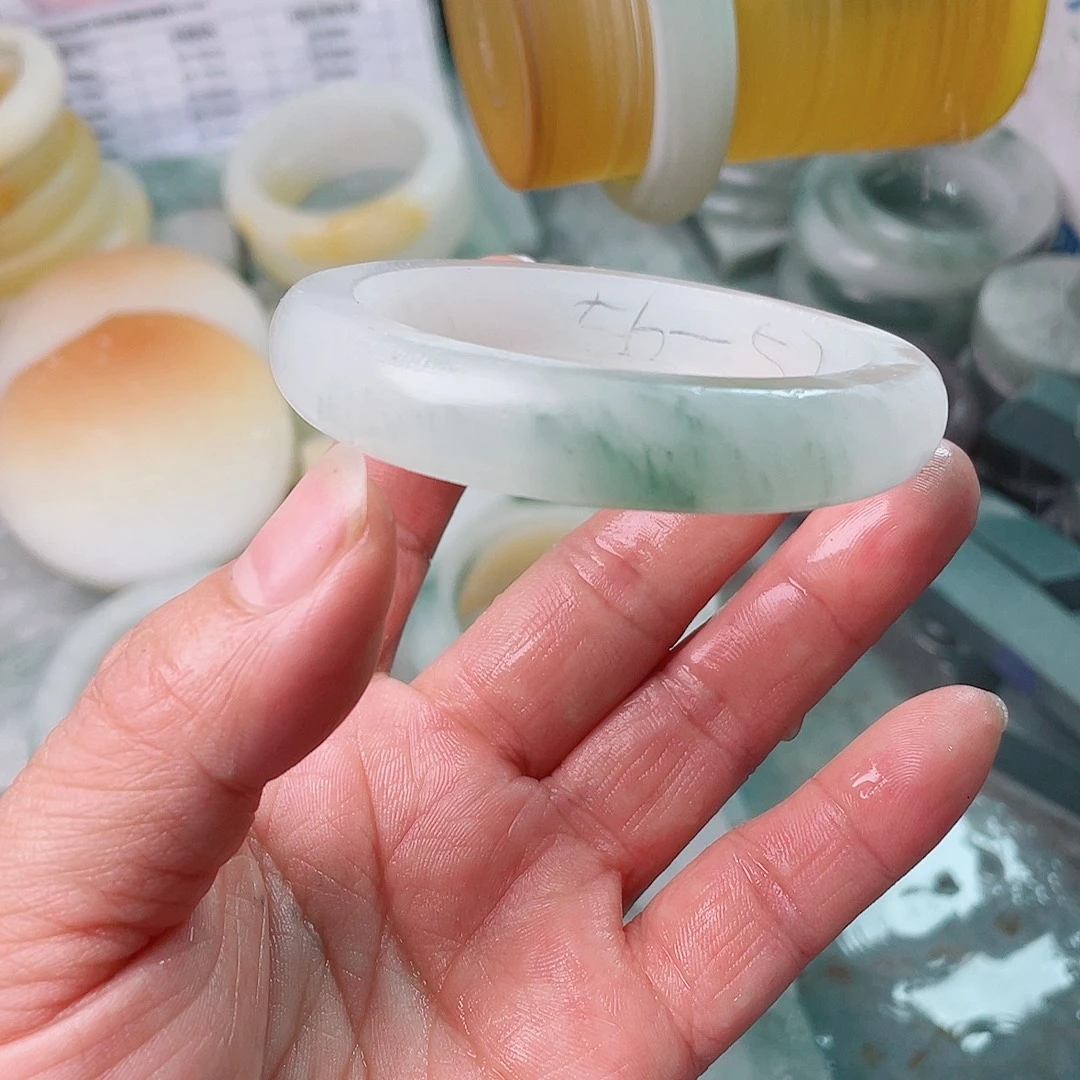 啊***杰定制石英质玉（天山翠）