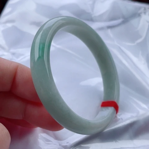 翡翠手镯未镶嵌正58
