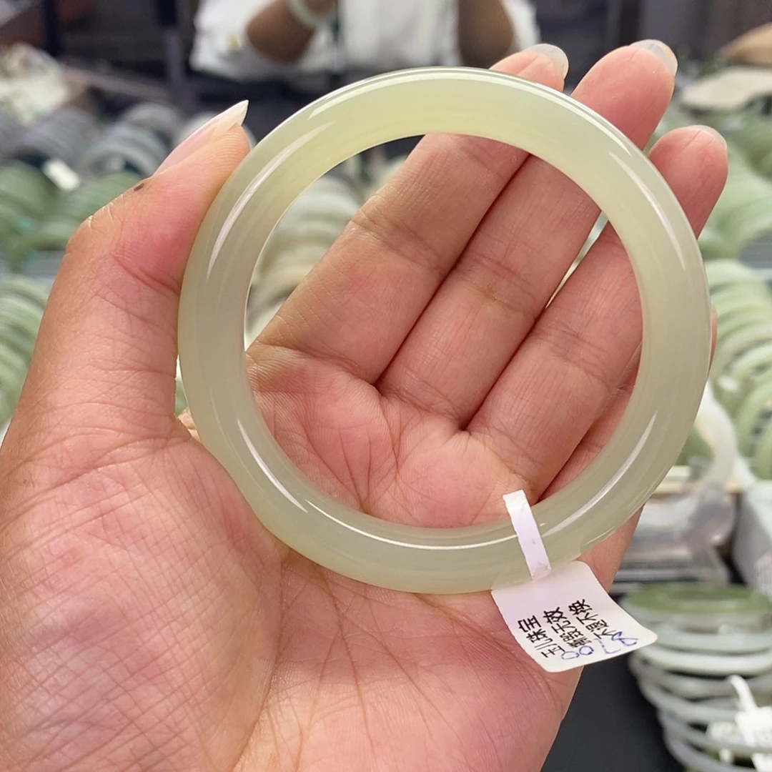 和田玉未镶嵌珠宝奇石小***椒和田玉手镯56