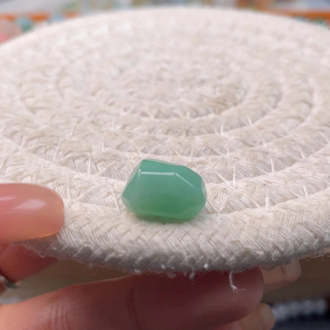 未镶嵌定制翡翠天然缅甸翡翠a货绿随形13+