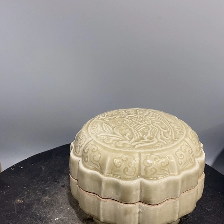 定窑粉盒造型美观