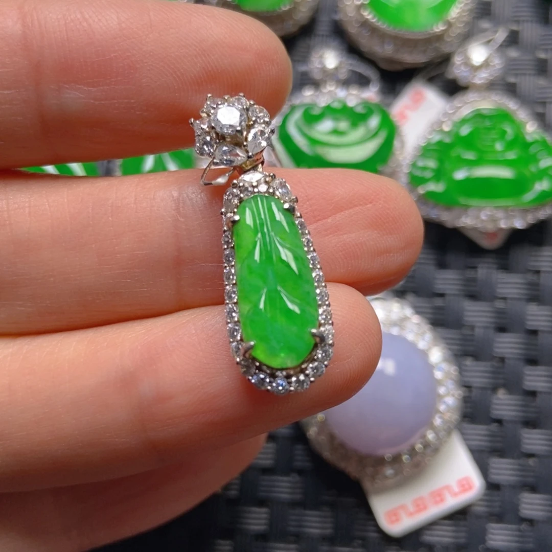 翡翠银S925镶嵌颈饰树叶吊坠