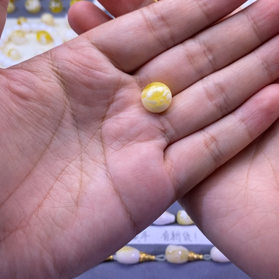 琥珀珠宝奇石未镶嵌巴*特