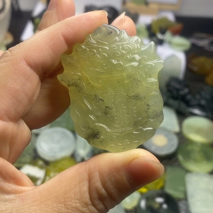 合金蛇纹石玉颈饰