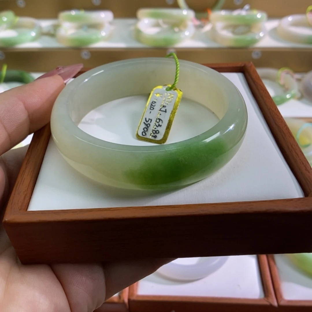 【闪购商品】和田玉手镯未镶嵌墨****）翠青手镯