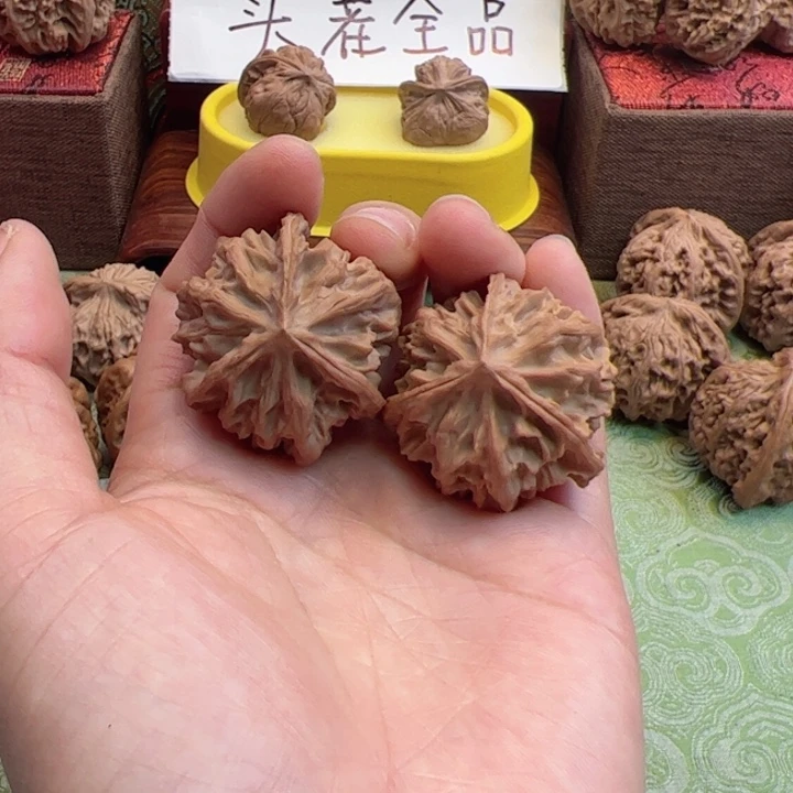大***彪吊坠文玩核桃三棱文玩核桃手把件