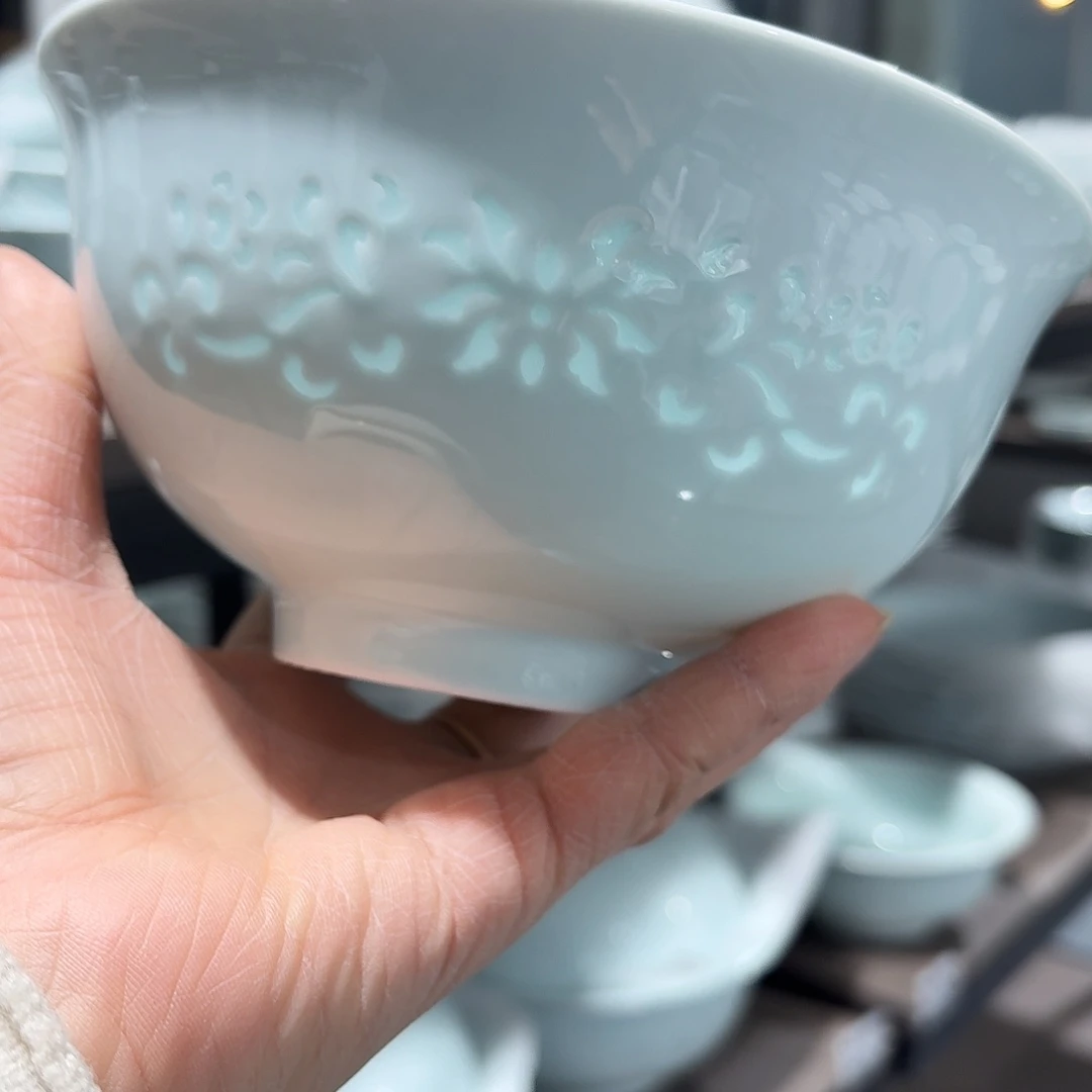 白瓷景德镇青釉缠枝莲面碗一级2个