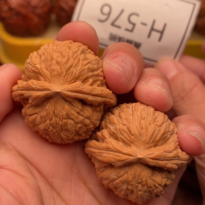 桃核把件球白35…..