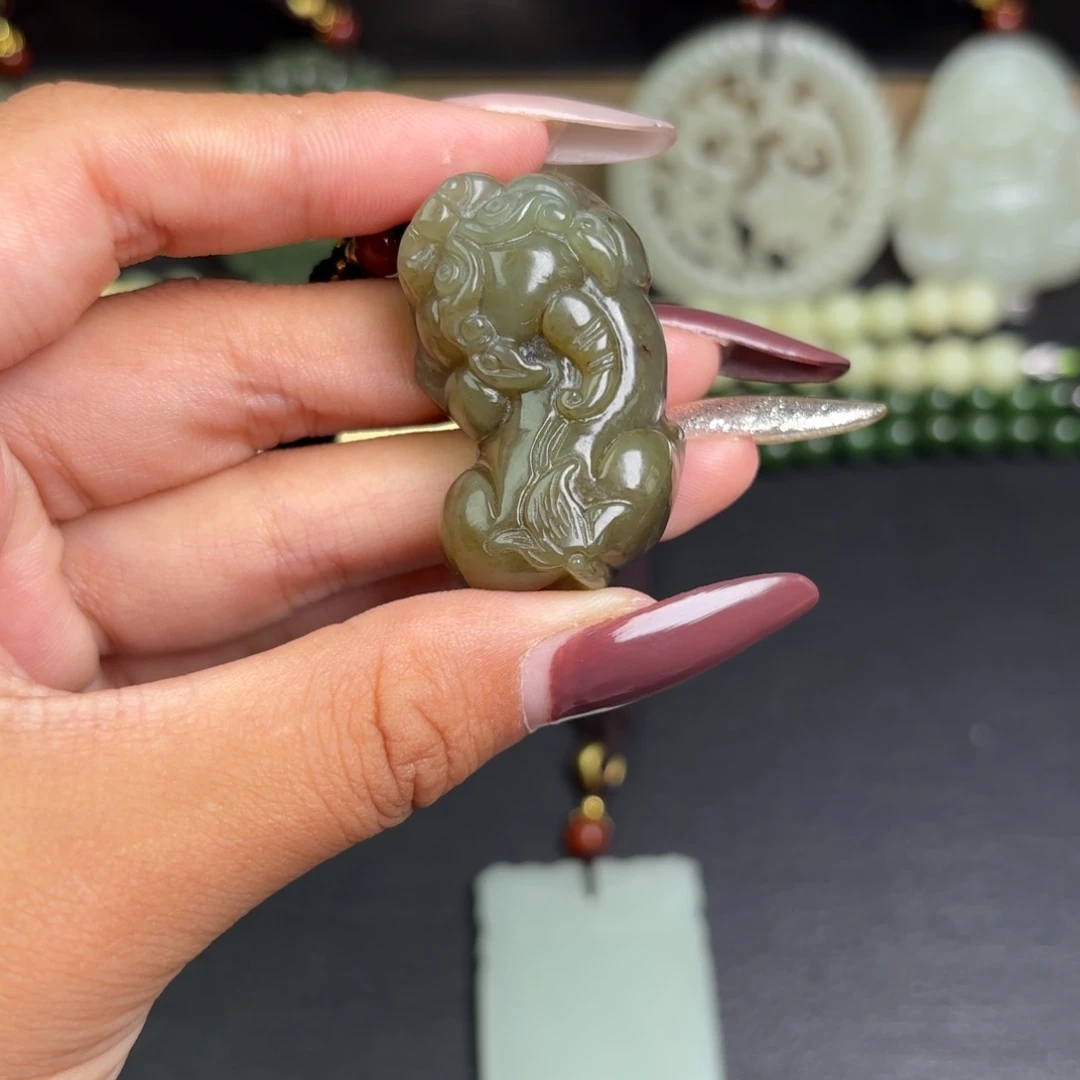 和田玉未镶嵌颈饰