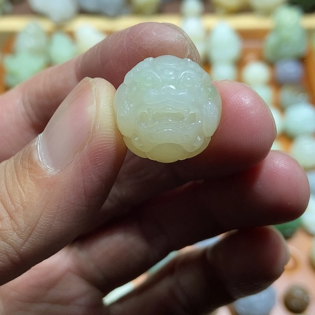 和田玉未镶嵌颈饰定制