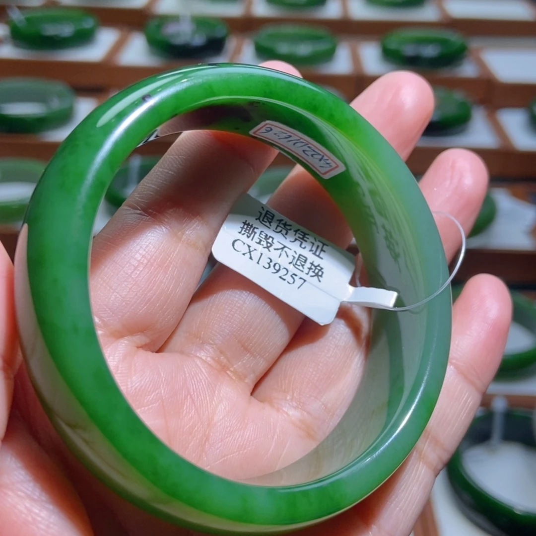 和田玉（碧玉）未镶嵌手镯粉绿5657