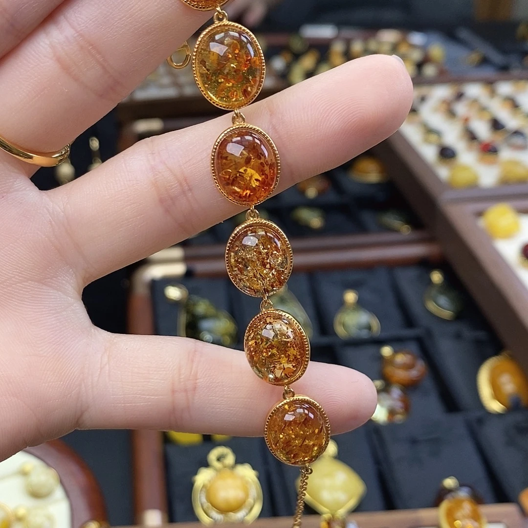 游***鱼琥珀未镶嵌裸石成品