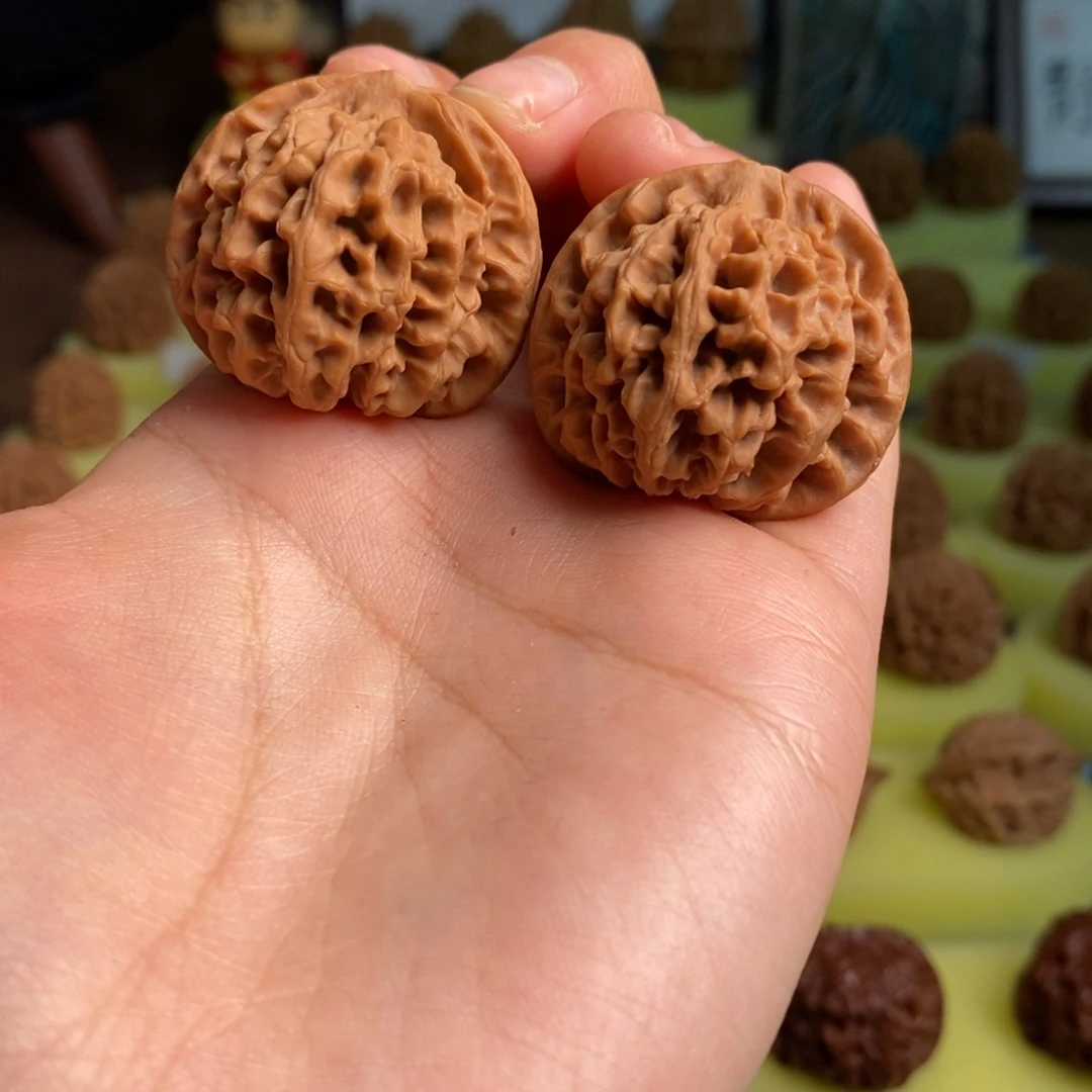 核桃秦岭闷尖狮子头34瑕疵