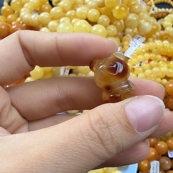 琥珀未镶嵌珠宝奇石