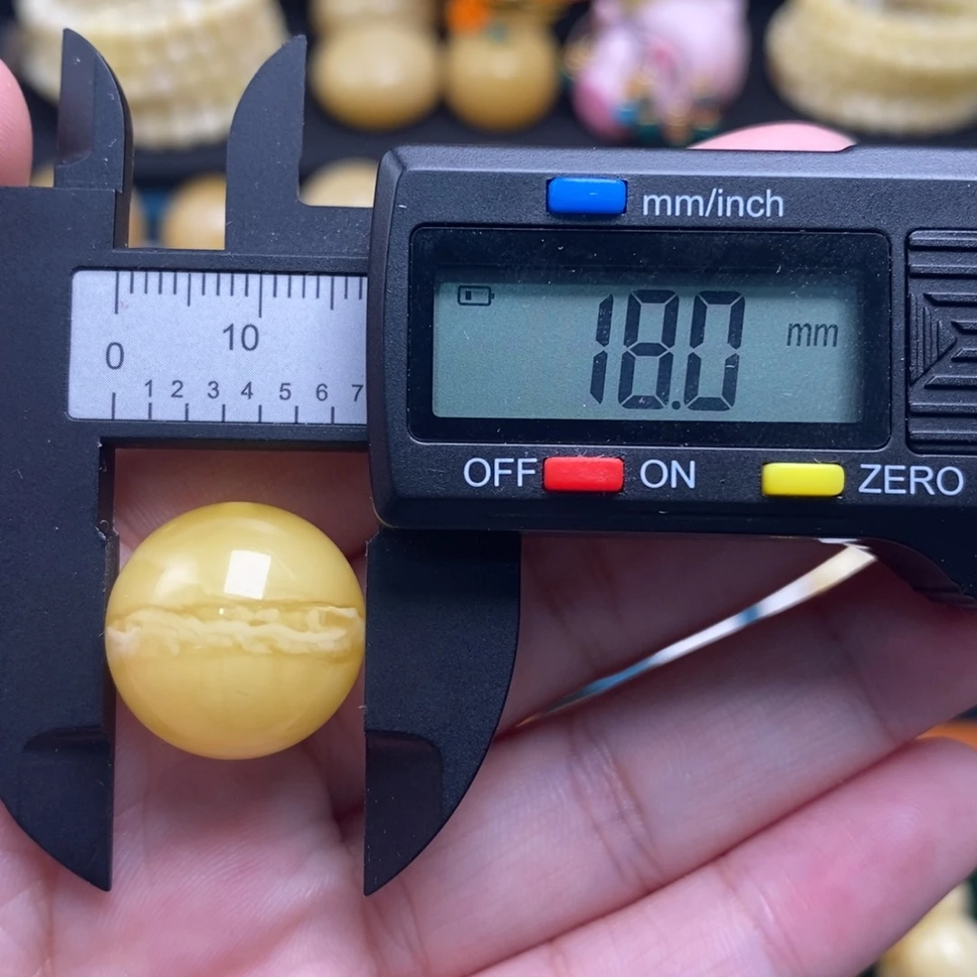 蜜蜡未镶嵌珠宝奇石