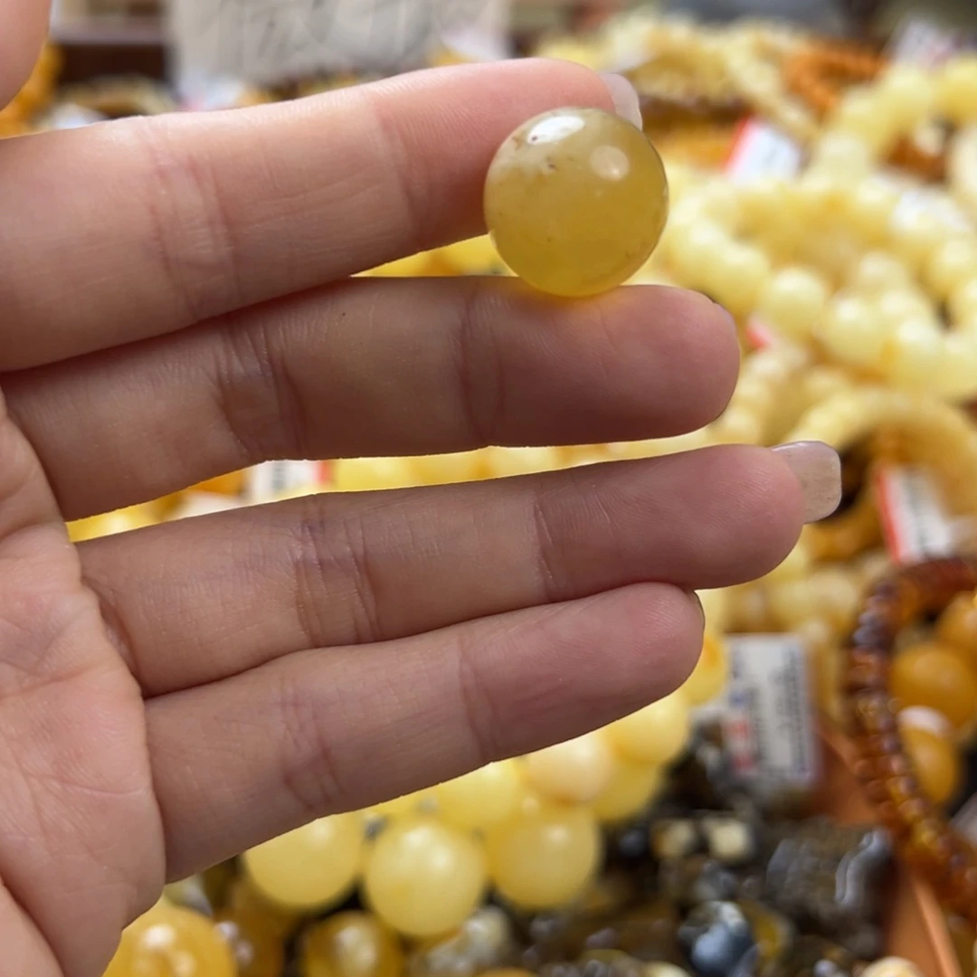 未镶嵌琥珀珠宝奇石