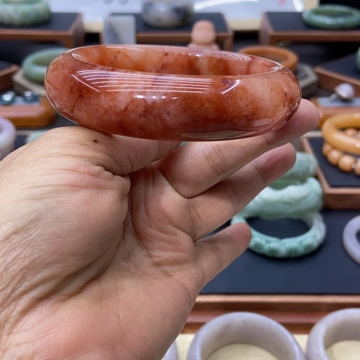 石英质玉手镯未镶嵌完*