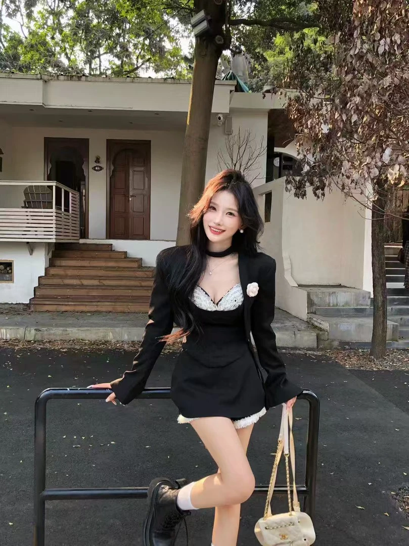 2025秋冬新款纯欲风辣妹气质修身抹胸外套裙裤女装富家千金套装