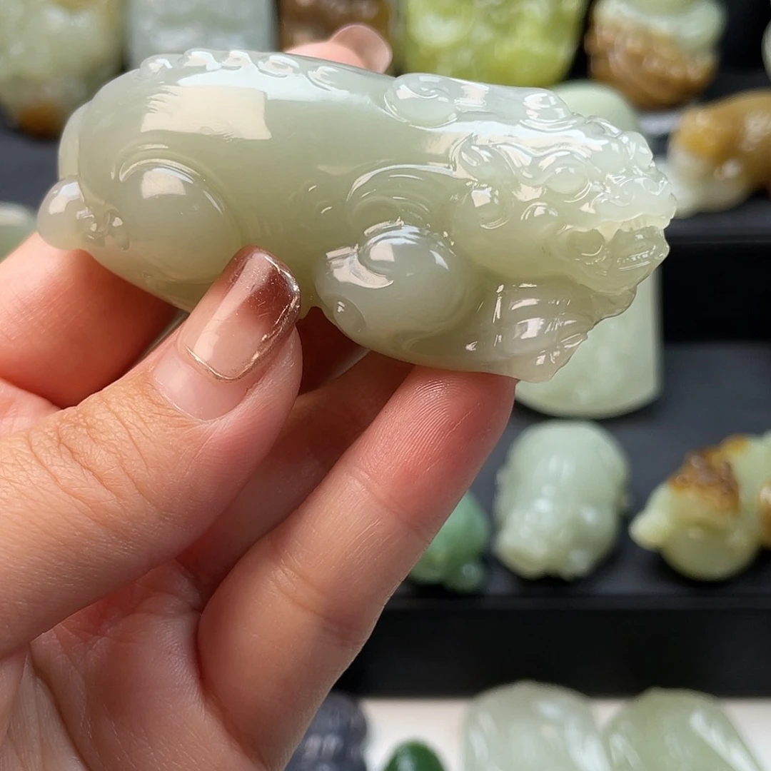 和田玉未镶嵌颈饰伍*