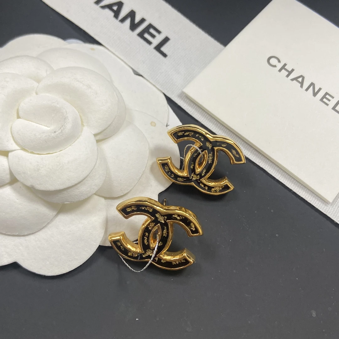 未使用 Chanel/香奈儿 经典 时尚 素款黑金浓金色珐琅耳钉23C