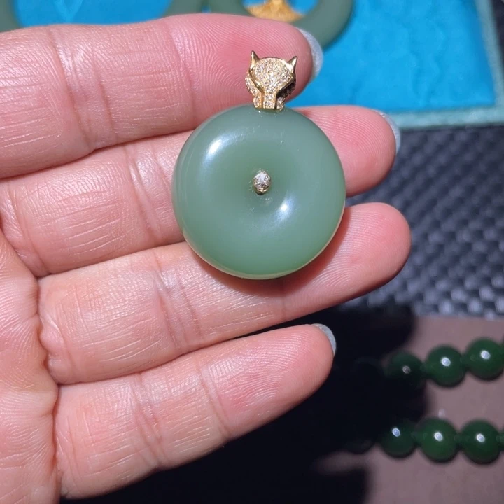 未镶嵌和田玉挂件