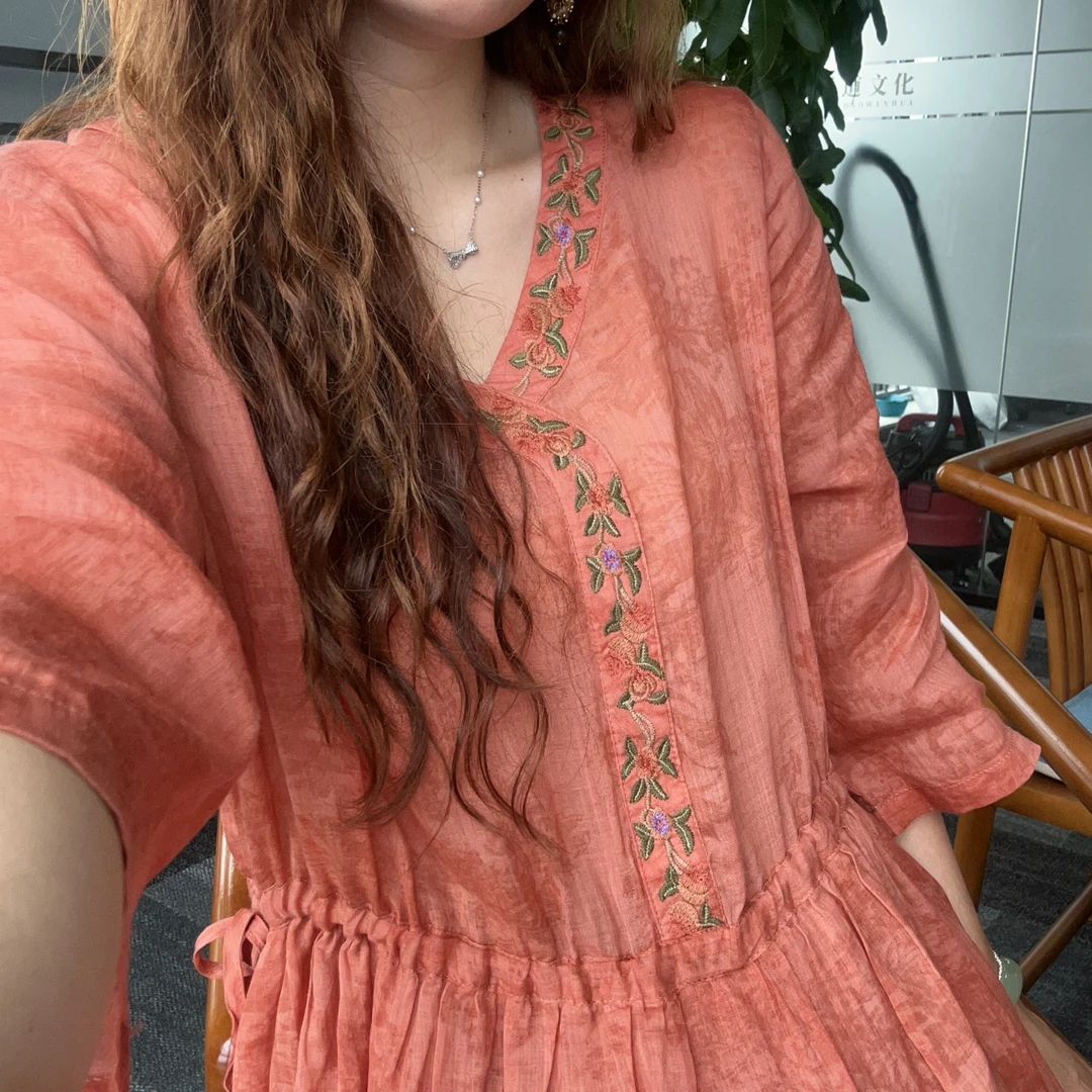 【蒋玲专属】纯色V领夏季六分袖复古烧花刺绣百搭宽松苎麻连衣裙女