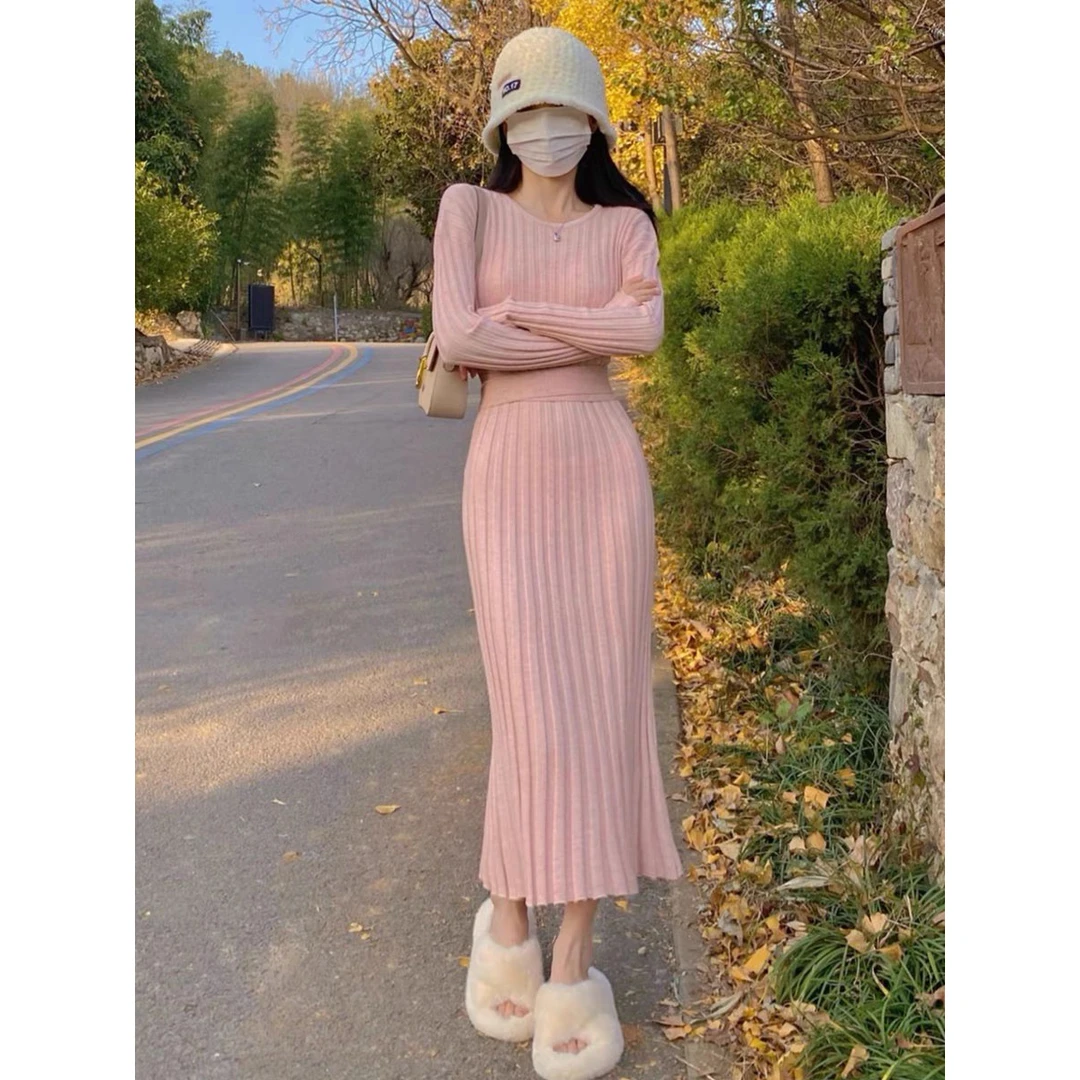 配大衣的打底内搭粉色长袖针织连衣裙子女秋冬小个长款大摆连衣裙