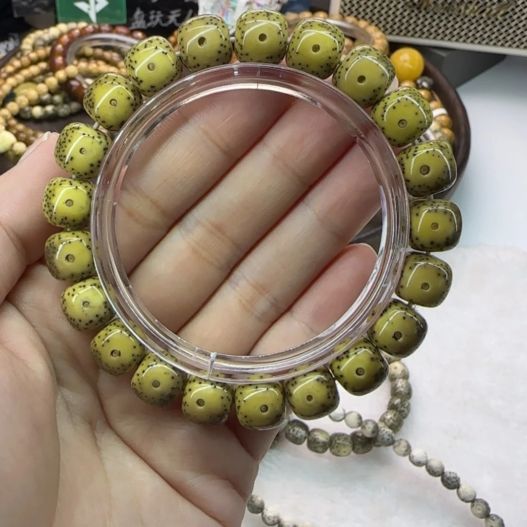 吊坠星月菩提，一物一图石玉11×10大眼睛