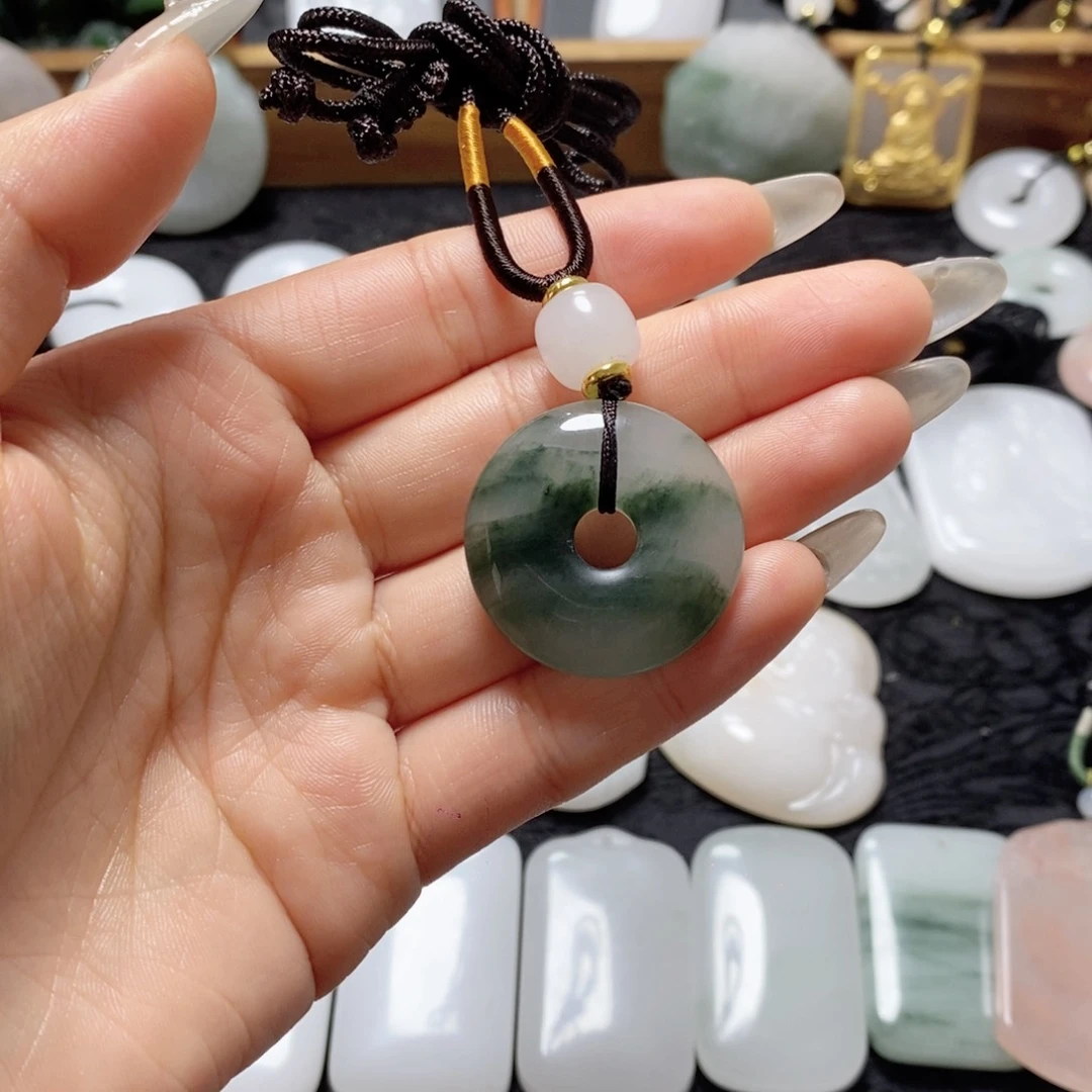 石英质玉颈饰未镶嵌