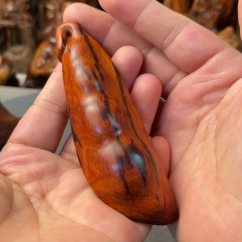【闪购商品】小叶紫檀把件……………………