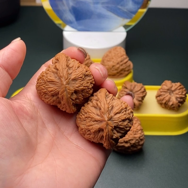 把件文玩核桃正三角团子