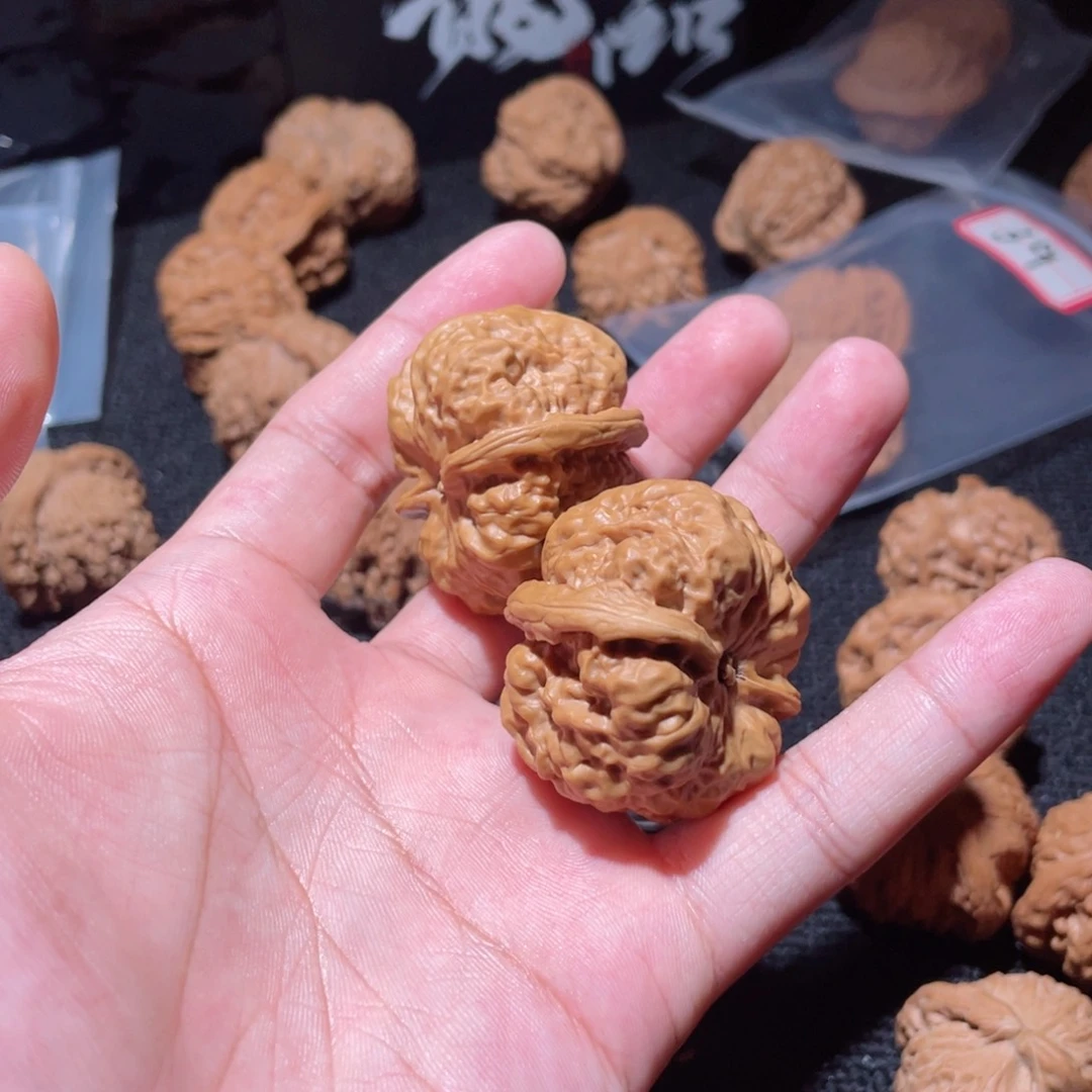 桃核把件糕**少37延庆蛤蟆