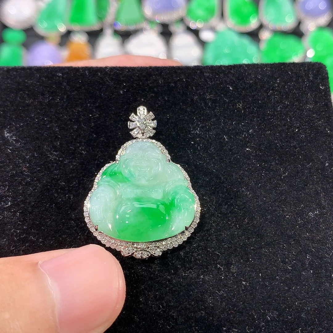 翡翠18K金镶嵌颈饰