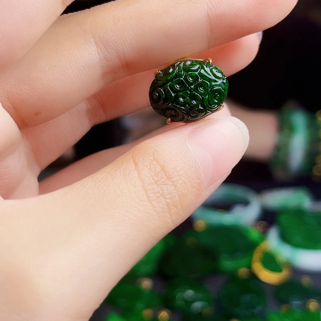 颈饰银S925镶嵌翡翠多样性