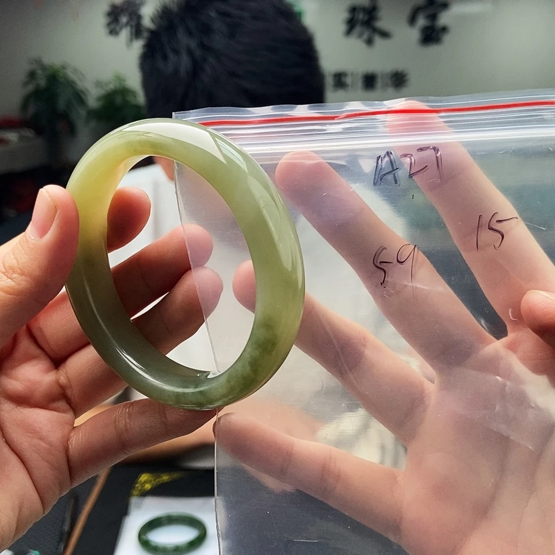 和田玉未镶嵌手镯拍一发一