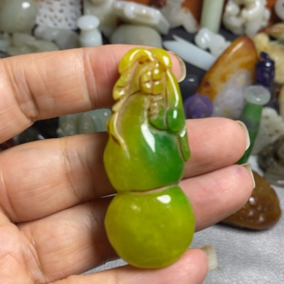 颈饰未镶嵌和田玉（糖玉）