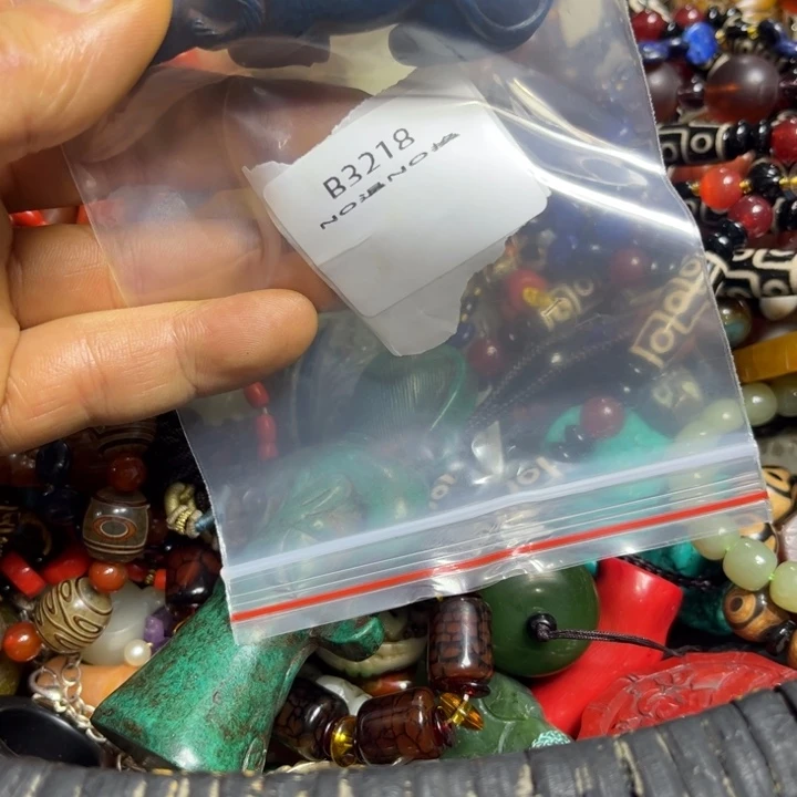 乐***姐吊坠龙脊菩提工艺品b3218