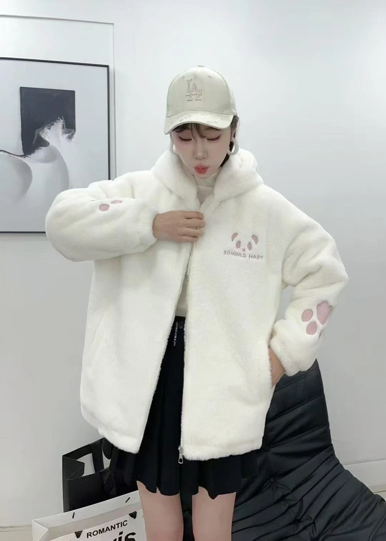 【亏本清仓】可爱搞怪熊猫冬季加厚加绒外套女宽松9030