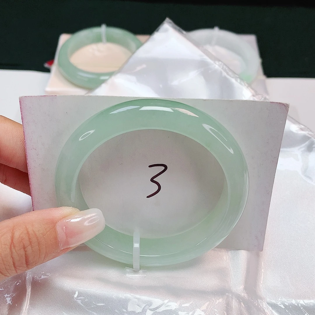 翡翠未镶嵌手镯 正圈53+